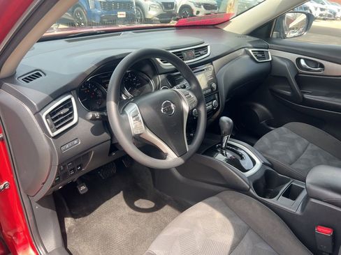 Used 2016 Nissan Rogue SV AWD/4WD image 6