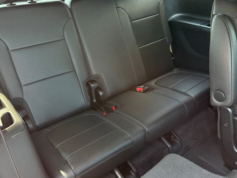 Used 2023 Chevrolet Traverse High Country w/ LPO, Floor Liner Package AWD/4WD image 35