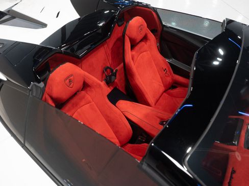 Used 2020 Lamborghini Aventador SVJ AWD/4WD image 26