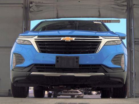 Used 2024 Chevrolet Equinox LT AWD/4WD image 15