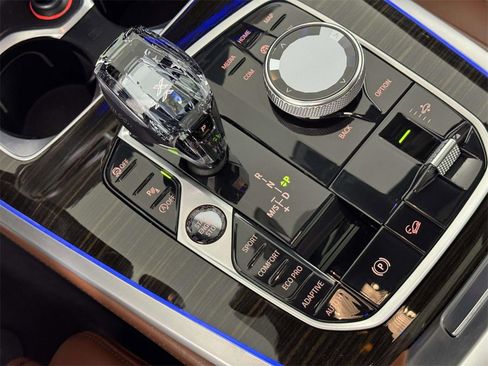 Used 2020 BMW X7 xDrive40i w/ M Sport Package image 29