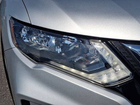 Used 2020 Nissan Rogue S AWD/4WD image 9
