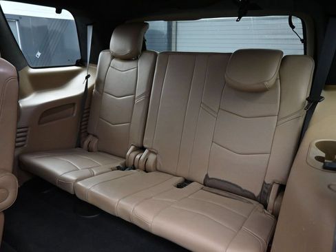 Used 2019 Cadillac Escalade Platinum AWD/4WD image 27