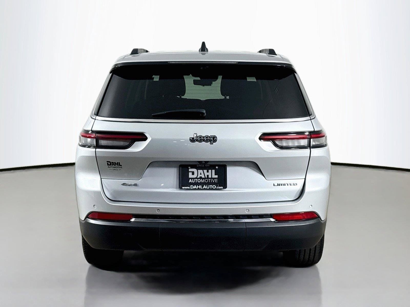 Used 2023 Jeep Grand Cherokee L Limited w/ Luxury Tech Group II AWD/4WD image 12
