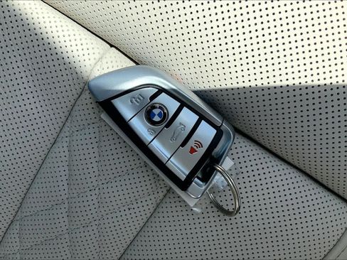 Used 2019 BMW 540i w/ M Sport Package RWD image 14