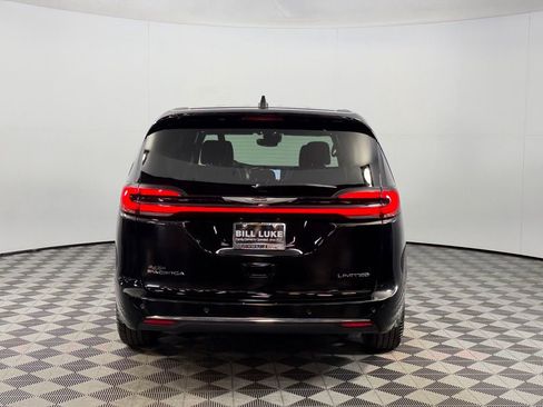 Certified 2026 Chrysler Pacifica Limited FWD image 6