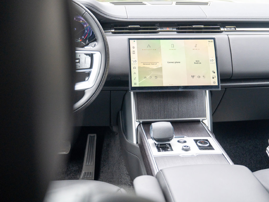 New 2027 Land Rover Range Rover Long Wheelbase SE AWD/4WD image 19
