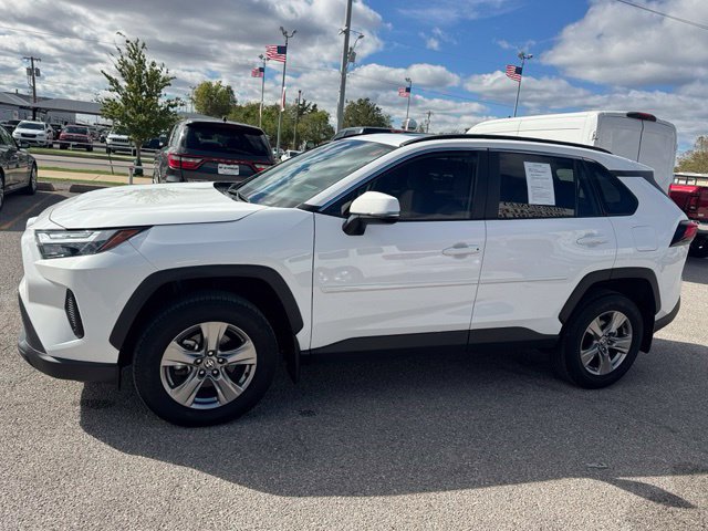 Used 2024 Toyota RAV4 XLE w/ Convenience Package FWD image 3