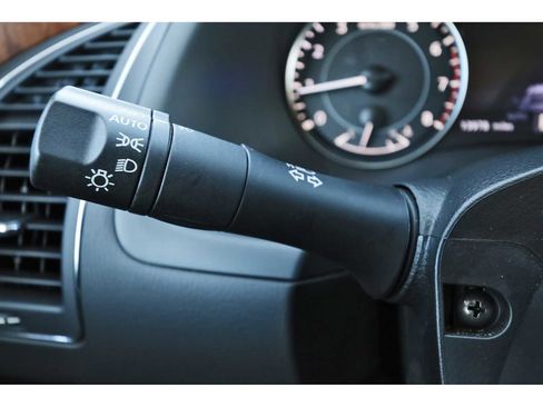 Used 2024 Nissan Armada SL w/ Captain's Chairs Package image 19