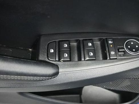 Used 2024 Kia Seltos S AWD/4WD image 11