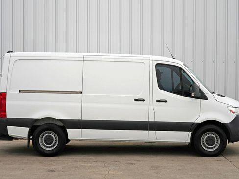 Used 2021 Mercedes-Benz Sprinter 2500 w/ Driver Convenience Package image 36