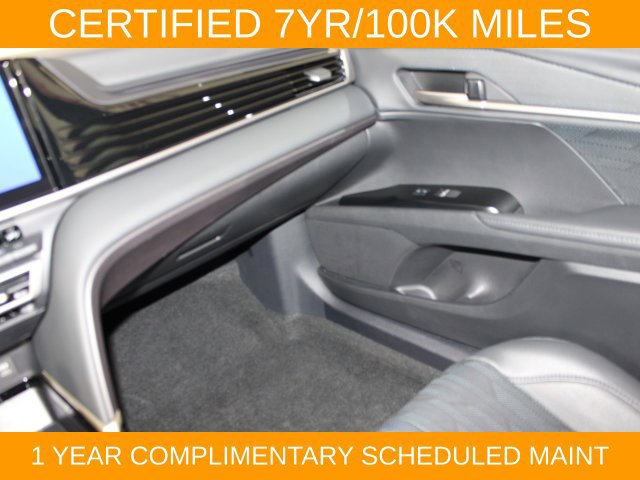 Used 2025 Toyota Camry XSE FWD image 16