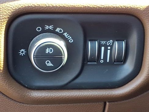 Used 2019 RAM 1500 Laramie image 15