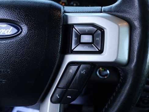 Used 2018 Ford F150 Lariat image 39