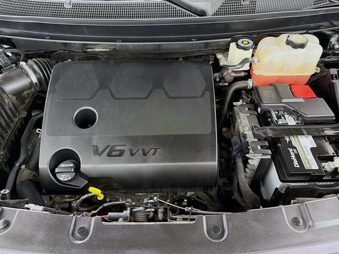 Used 2022 Chevrolet Traverse LS FWD image 35
