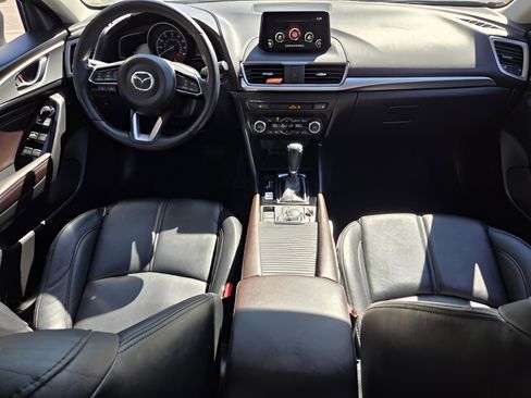 Used 2018 MAZDA MAZDA3 Touring image 11