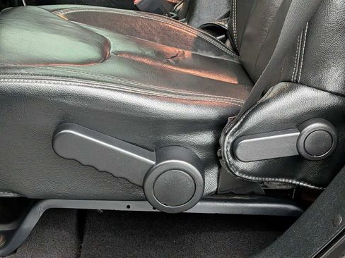 Used 2017 Jeep Wrangler Unlimited Sahara w/ Connectivity Group image 18