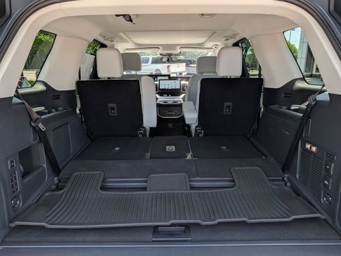 Used 2025 Ford Expedition Platinum AWD/4WD image 24