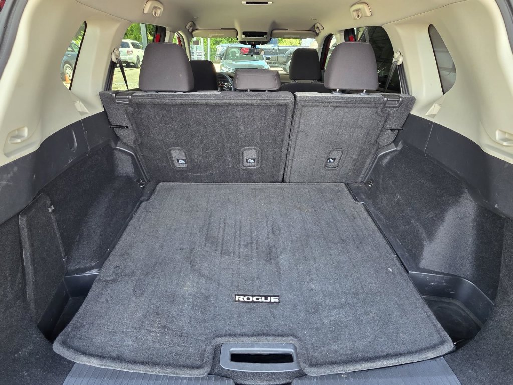 Used 2023 Nissan Rogue SV FWD image 9