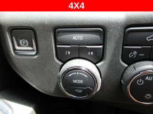 Certified 2023 Chevrolet Silverado 1500 LT AWD/4WD image 25