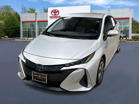 Used 2017 Toyota Prius Prime Premium image 1