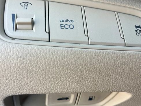 Used 2013 Hyundai Azera w/ Technology Pkg FWD image 23