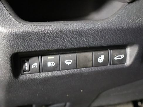Used 2022 Toyota RAV4 SE w/ Convenience Package AWD/4WD image 22