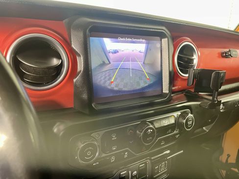 Used 2021 Jeep Wrangler Unlimited Rubicon AWD/4WD image 16