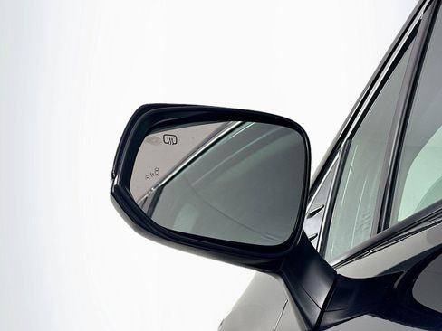 Certified 2024 Toyota Sienna XLE FWD image 5