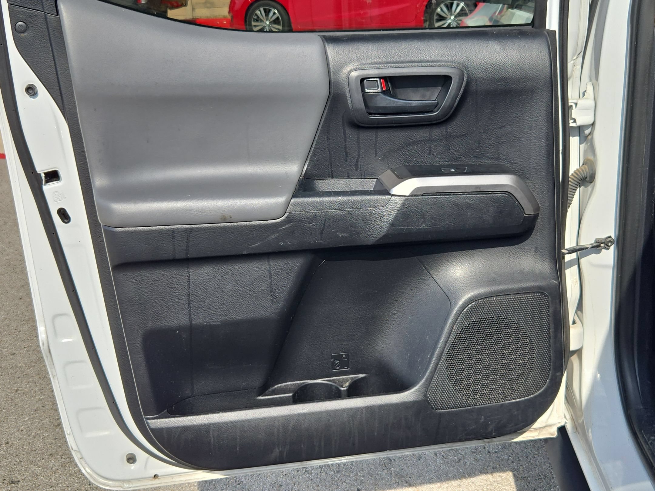 Used 2021 Toyota Tacoma SR5 RWD image 15
