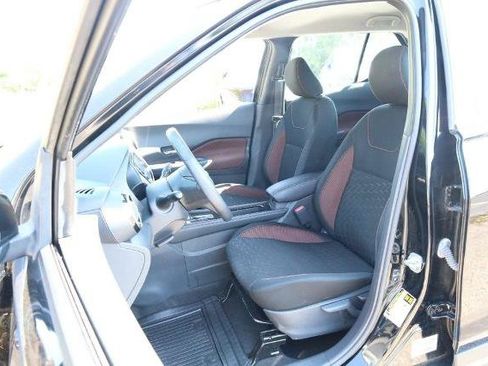 Certified 2022 Nissan Kicks SR w/ Interior Electronics Package FWD image 8