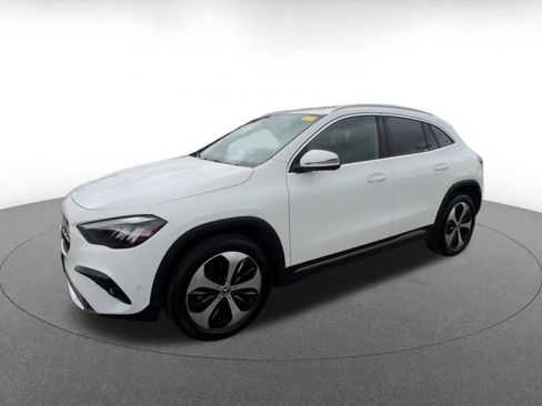 Used 2025 Mercedes-Benz GLA 250 4MATIC image 8