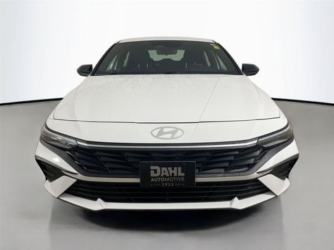 Used 2025 Hyundai Elantra Sport w/ Cargo Package FWD image 3