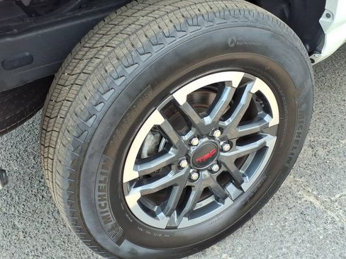 Used 2025 Toyota Tacoma TRD Sport AWD/4WD image 8