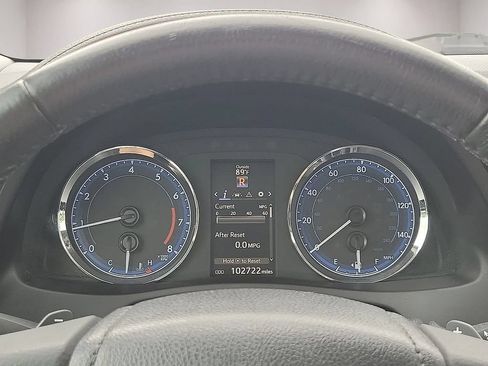 Used 2018 Toyota Corolla SE FWD image 17