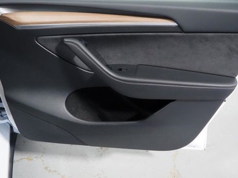 Used 2023 Tesla Model Y Long Range AWD/4WD image 52