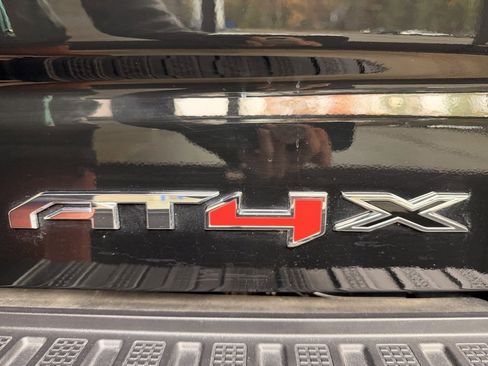 Used 2024 GMC Sierra 1500 AT4X image 10