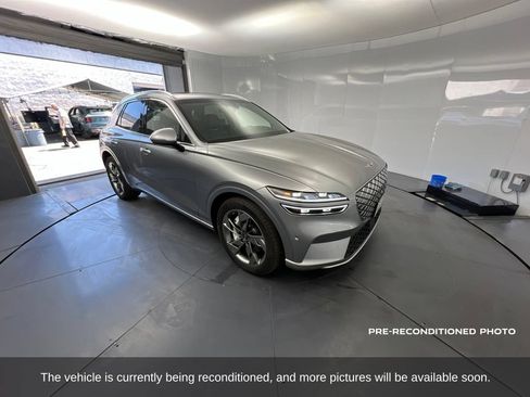 Used 2025 Genesis Electrified GV70 w/ Prestige Package AWD/4WD image 8