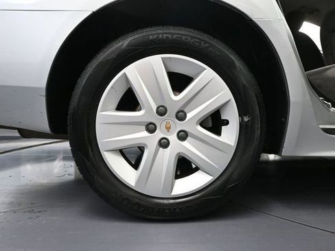 Used 2011 Chevrolet Impala LS FWD image 13
