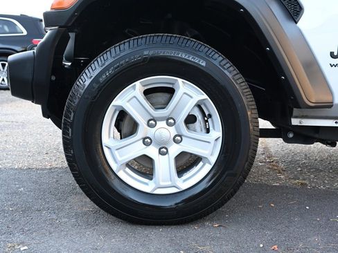 Used 2022 Jeep Wrangler Unlimited Sport w/ Sun And Sound Package image 9