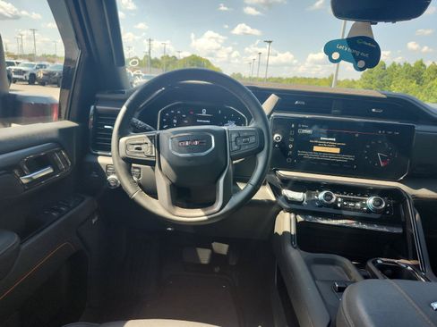Certified 2025 GMC Sierra 2500 AT4 w/ AT4 Premium Plus Package AWD/4WD image 17