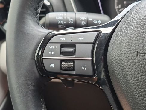 Used 2025 Honda Pilot Touring image 24