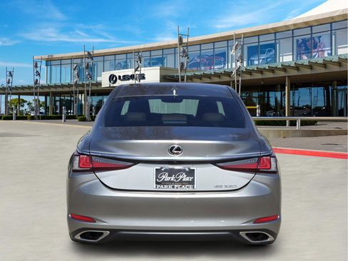 Used 2019 Lexus ES 350 w/ Premium Package image 4
