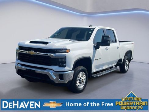 Used 2026 Chevrolet Silverado 2500 LT AWD/4WD image 2