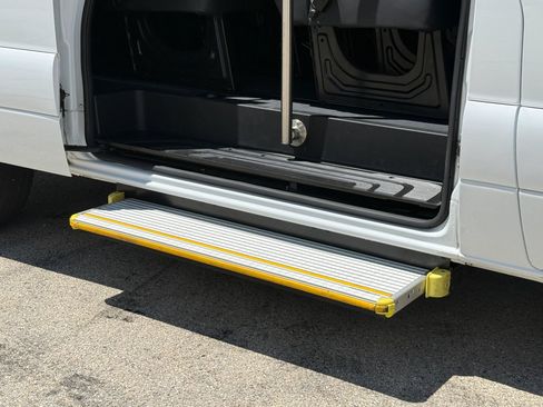 Used 2020 Mercedes-Benz Sprinter 1500 w/ Driver Convenience Package image 13