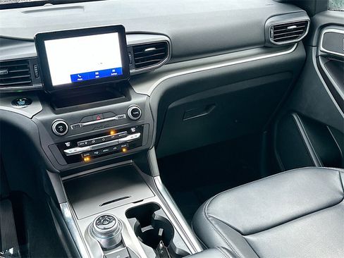 Used 2020 Ford Explorer XLT w/ Equipment Group 202A image 21