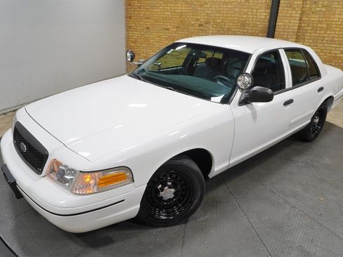Used 2000 Ford Crown Victoria Police Interceptor RWD image 2