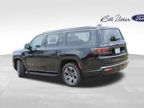 Used 2024 Jeep Wagoneer Series II w/ Flexible Seating Group AWD/4WD image 6