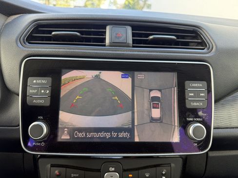 Used 2021 Nissan Leaf SV w/ SV Technology Package FWD image 17
