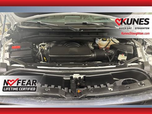 Used 2024 GMC Yukon XL AT4 w/ AT4 Premium Package AWD/4WD image 32